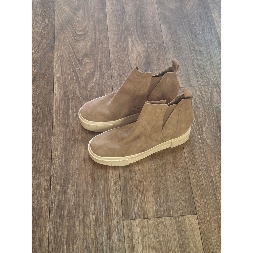 Ankle boots